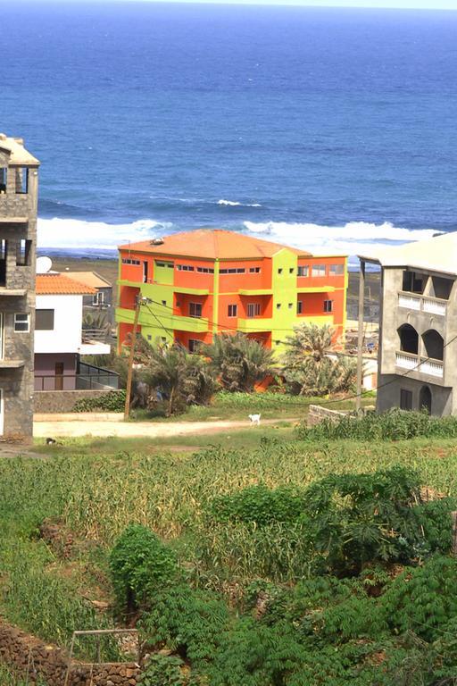 Hotel Residencial Sintanton Trekking Ponta Do Sol Exterior foto
